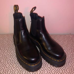 2976 Polished Smooth Platform Chelsea Boot